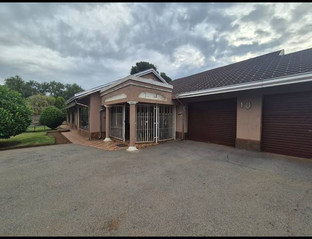 4 BEDROOM HOUSE FOR SALE IN ARCON PARK